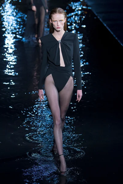 Look 90